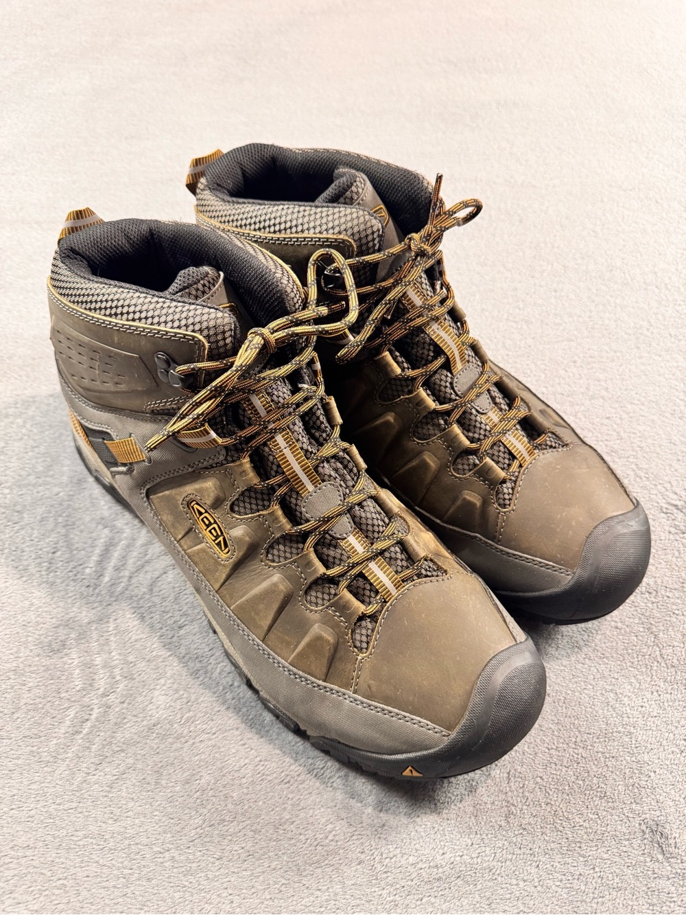KEEN Men's Targhee III Waterproof Mid Hiking Boot- Black/Olive/Golden Brown